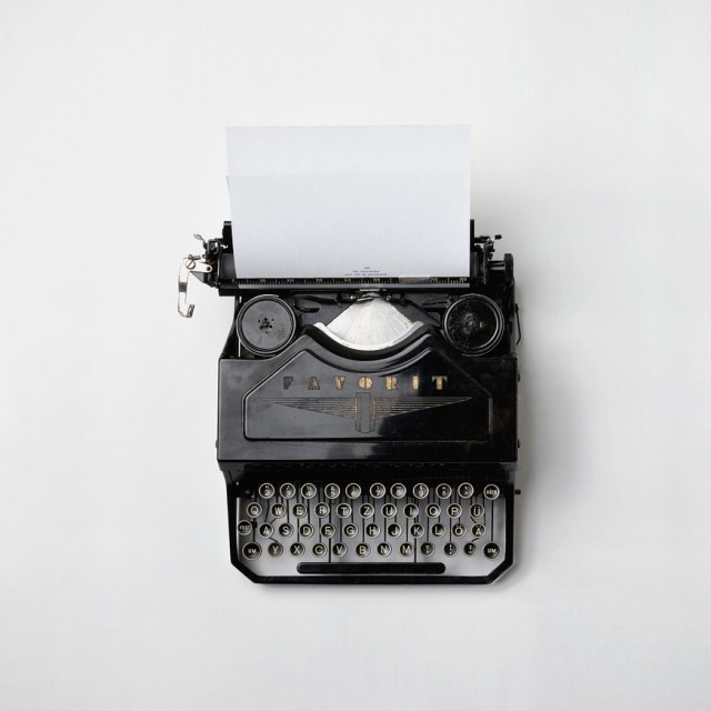 typewriter-498204_1280