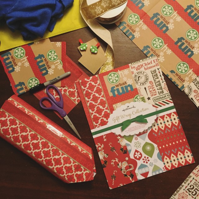 This Hallmark Christmas gift wrap pad is a very organized way to get started on your giftwrapping!